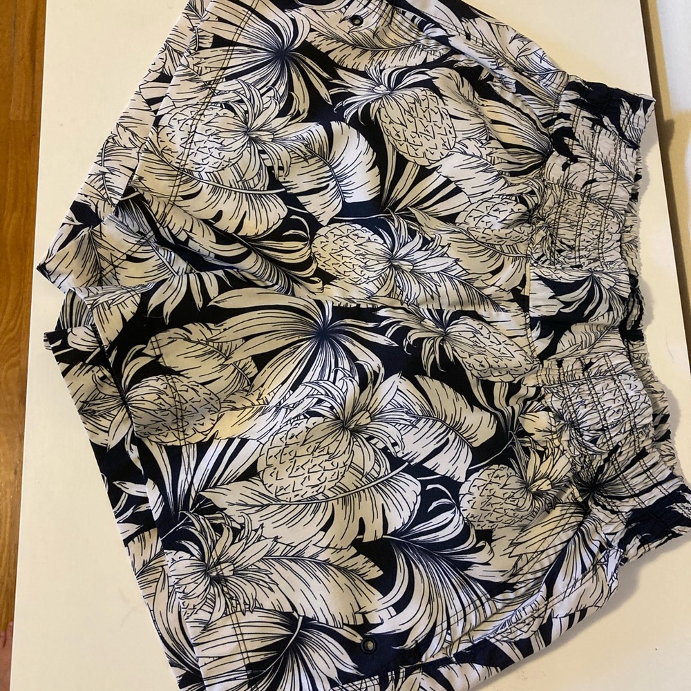 High waisted shorts. Size Small. Old Navy.